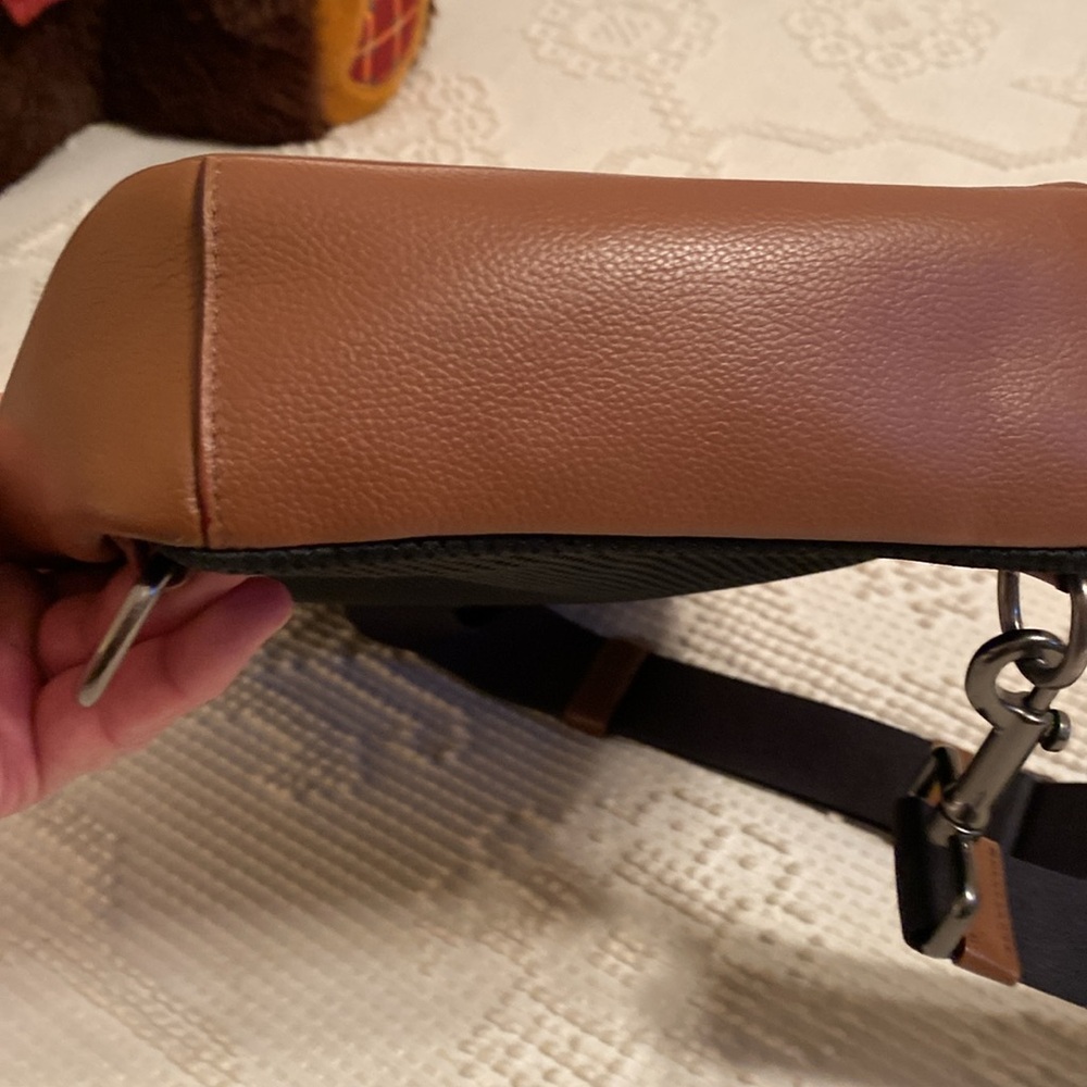 COACH cross body bag/backpackk - Picture 4 of 4